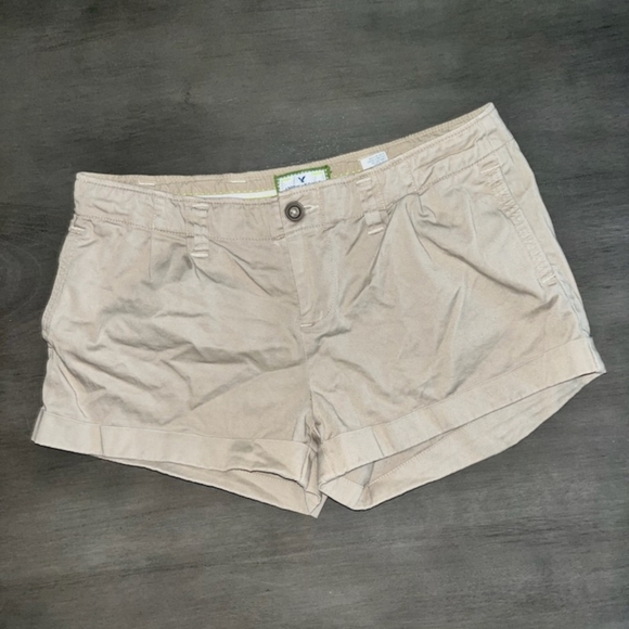 American Eagle 🦅 Khaki Shorts ◇ Size 2 - Picture 1 of 5
